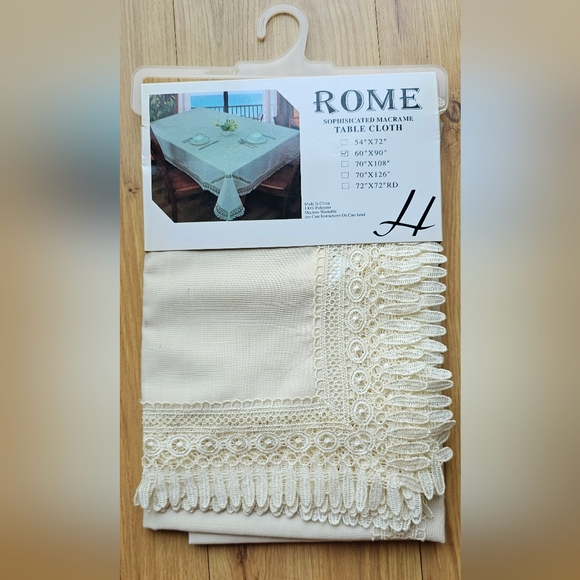 WHITE & BEIGE  LACE TABLECLOTH - Picture 5 of 8